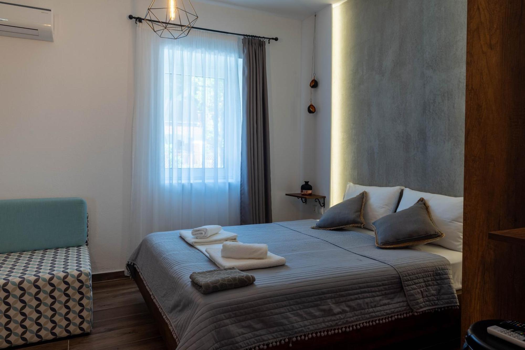 Aigli Luxury Studios Nea Roda Extérieur photo