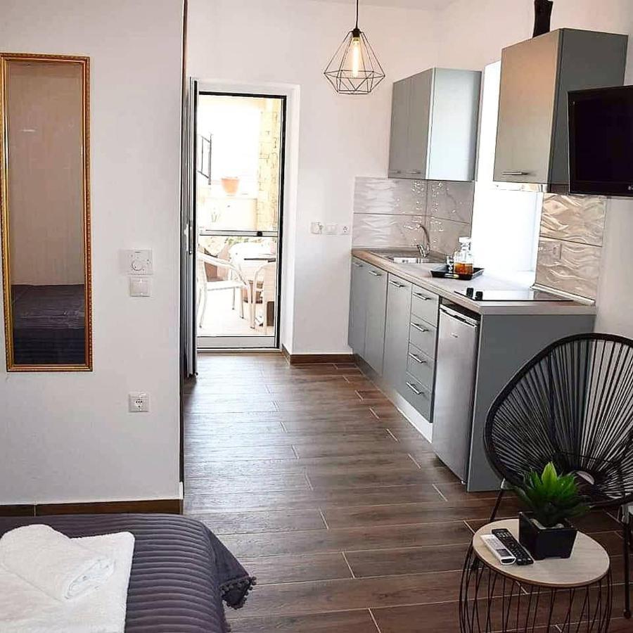 Aigli Luxury Studios Nea Roda Extérieur photo